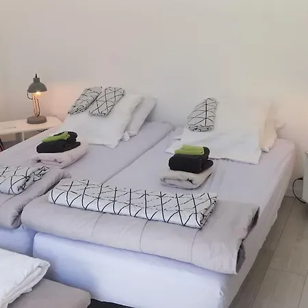 Δωμάτια σε οικογενειακή κατοικία Logement+parking Proche Metro - Total Autonome *